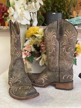 CIRCLE G 5194 WOMEN'S DISTRESSED FILIGREE SQUARE TOE WESTERN BOOTS 7 (BOT1400